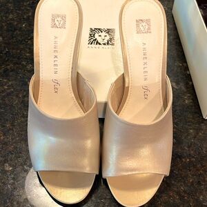 Anne Klein Leather Heels, Women’s Sz 8.5